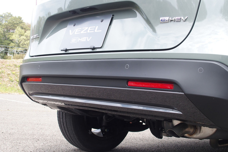 ホンダ・ヴェゼルe：HEV X HuNTパッケージ（リアバンパー）