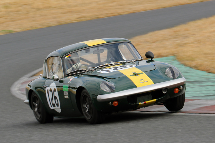 ハイパークリスタルで、ぶっちぎりの速さでポール・トゥ・フィニッシュを飾った「ロータス26R（レーシングエラン）」。1分19秒135のベストタイムを記録した。