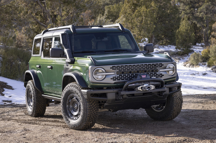 SUV人気の高まりを背景に、ラダーフレームを採用する本格クロカンとして2020年に「ブロンコ」が復活。北米ではバックオーダーを抱えるほどの人気を博している。