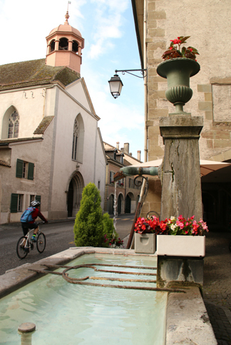 ジュネーブの湖畔にある、コペの旧市街。