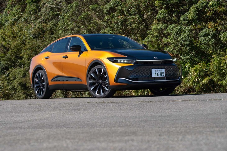 2022年9月1日に発売された新型「トヨタ・クラウン」。ボディーは「クロスオーバー」「エステート」「スポーツ」「セダン」の全4タイプが用意されている。