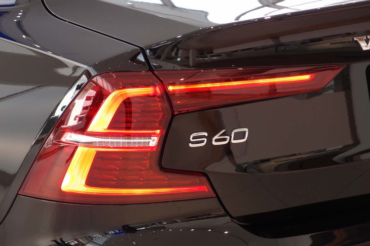 ボルボS60 T8ポールスターエンジニアード（リアエンブレム）