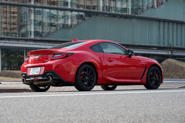 マイナーチェンジにもかかわらず、エクステリアデザインの変更は一切なし。このあたりが最近のトヨタというか、GRらしいところだ。