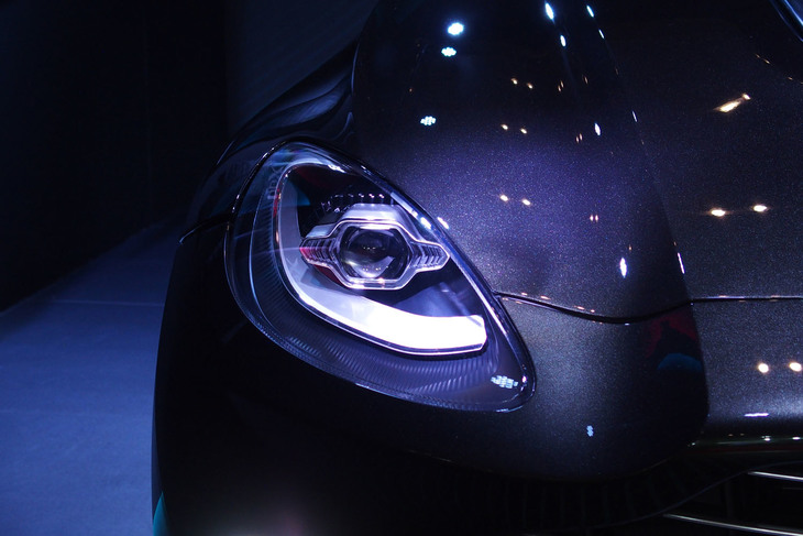 アストンマーティンDBX