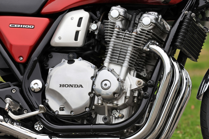 ご本尊である排気量1140ccの空冷4気筒エンジン。シリンダーごとにあえてバルブタイミングを変えて“燃焼感”を演出するなど、独自のフィーリングを追求したエンジンだった。