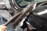 「マックスウォッシュ ロングスポンジ」の使用イメージ。