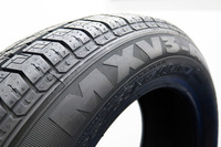2019年5月に販売が開始された「MXV3-A」。当時のサルーンやスポーティーカー向けに開発された高性能タイヤで、今回の“復活”に際しては、1980年代から1990年代前半に販売された“ヤングタイマー世代”のクルマをターゲットとしている。
