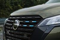 アウトドアブランドとコラボした特別な「日産キックス」限定発売の画像