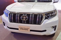 フロントまわりは、新形状のグリルとヘッドランプで、これまで以上に力強さを感じさせるデザインに。