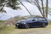 今回の試乗車は「BMW 320d xDriveツーリングMスポーツ」のフェイスリフトモデル。715万円の車両本体価格は現行モデルの導入当初から49万円も高くなっている。