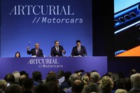 アールキュリエル社のオークション。2023年2月撮影。