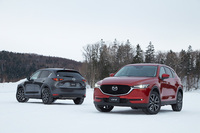 今回のテストでは、ディーゼルモデルの最上級グレード「XD Lパッケージ」のFF車と4WD車に試乗した。