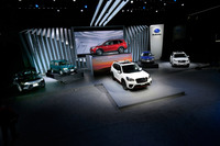 会場には5代目にあたる新型に加えて歴代の「フォレスター」も展示されていたため、世代ごとの違いを実際に見比べて確かめることができた。