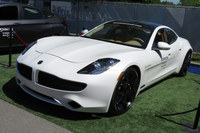 最初に試乗した「カルマ・レヴェーロ」。これでもかというくらいにロー＆ワイドなフォルムと、“ひげ”を思わせる2分割のフロントグリルが目を引く。