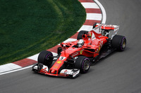 予選でポールポジションを逃し2番手だったベッテル（写真）。レースでの逆転をもくろみ挑んだスタートで、出ばなをくじかれた。フェルスタッペンのレッドブルと当たりフロントウイングを壊し、緊急ピットインで最下位に後退。その後はダメージ最小化を図ろうと2ストップ作戦に変更、ウルトラソフトで4位まで挽回してチェッカードフラッグを受けた。（Photo=Ferrari）