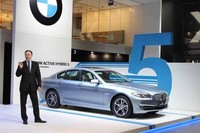 イアン・ロバートソン氏は「アクティブハイブリッド5」が日本市場を強く意識したことをアピール。