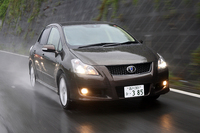 トヨタ・ブレイドマスターG（FF/6AT） vs マツダ・スピードアクセラ（FF/6MT）【短評（前編）】の画像