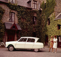 今も見る者に強烈な印象を与える「アミ6」。