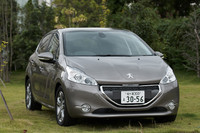 【スペック】208プレミアム：全長×全幅×全高＝3960×1740×1470mm／ホイールベース＝2540mm／車重＝1160kg／駆動方式＝FF／1.6リッター直4DOHC16バルブ（120ps/6000rpm、16.3kgm/4250rpm）／価格＝216万円（テスト車＝同じ）