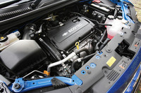 1.6リッター直4エンジンは、最高出力115ps/6000rpm、最大トルク15.8kgm/4000rpmを発生。レギュラーガソリン仕様となる。