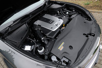 エンジンは、基本的に「スカイライン」シリーズで使われたもの。全車、先代モデルより2段増しの7段ATが組み合わされる。