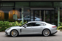 ポルシェ・パナメーラ4S