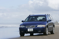 【スペック】
	V70オーシャンレースリミテッド：全長×全幅×全高＝4720×1815×1490mm／ホイールベース＝2755mm／車重＝1560kg／駆動方式＝FF／2.4リッター直5DOHC20バルブ（170ps/6000rpm、22.9kgm/4500rpm）／価格＝495万円（テスト車＝同じ）
	 