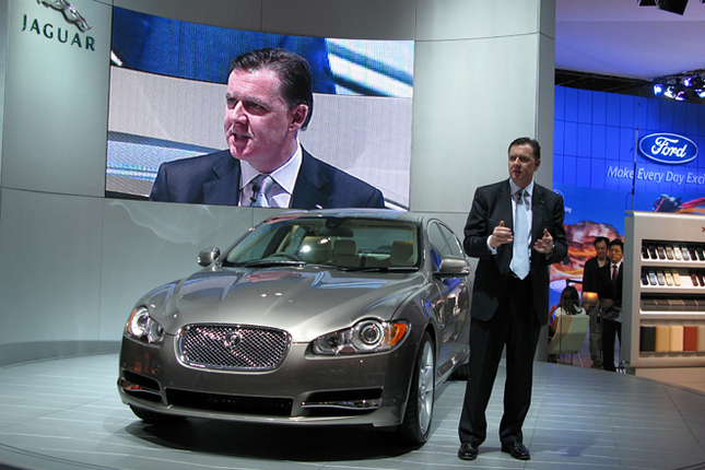 新型「XF」とジャガー・カーズの新社長マイク・オドリスコル氏