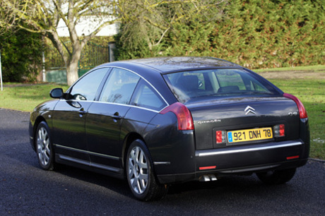 �V�g���G��C6 3.0i V6�iFF/6AT)�V�g���G���炵���G�N�X�e���A�f�U�C���̃j���[�t���b�O�V�b�v�uC6�v����L...