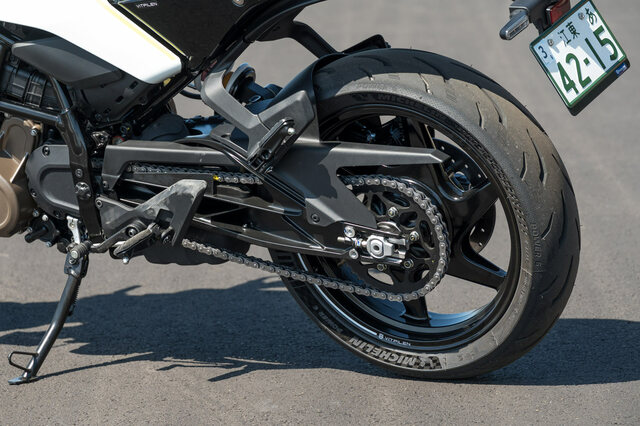 ハスクバーナ・ヴィットピレン401（6MT）／KTM 390デューク（6MT