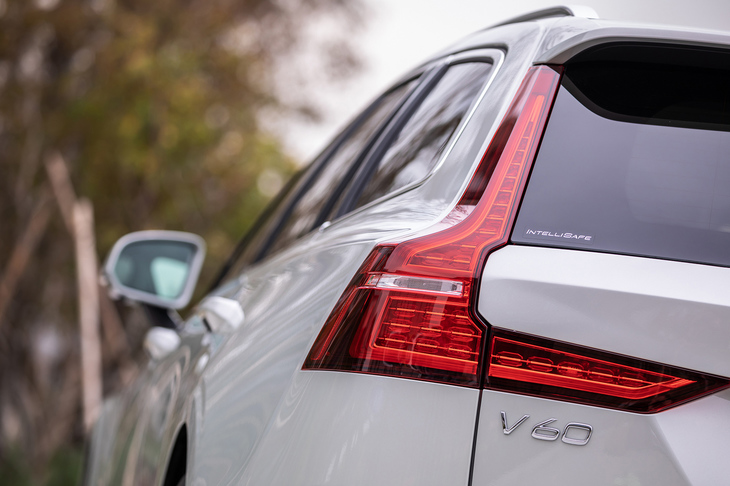 ボルボV60 T5インスクリプション