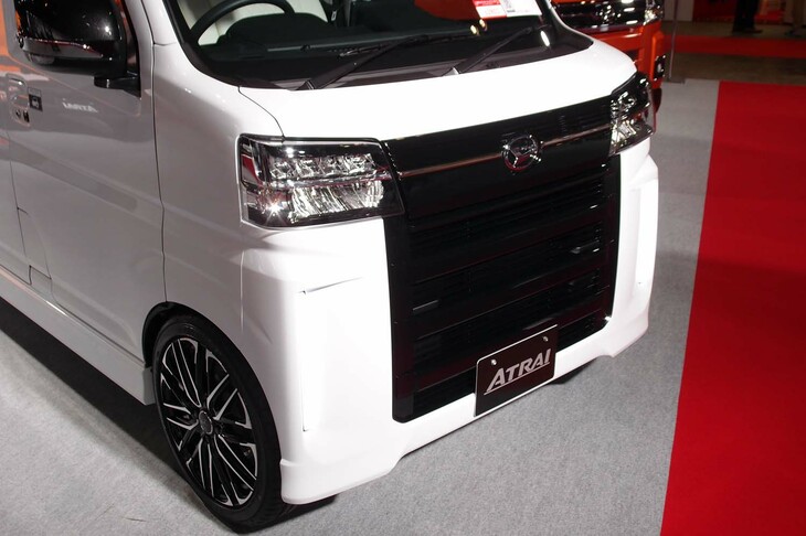 ダイハツ・アトレー プレミアムver.（フロントまわり）