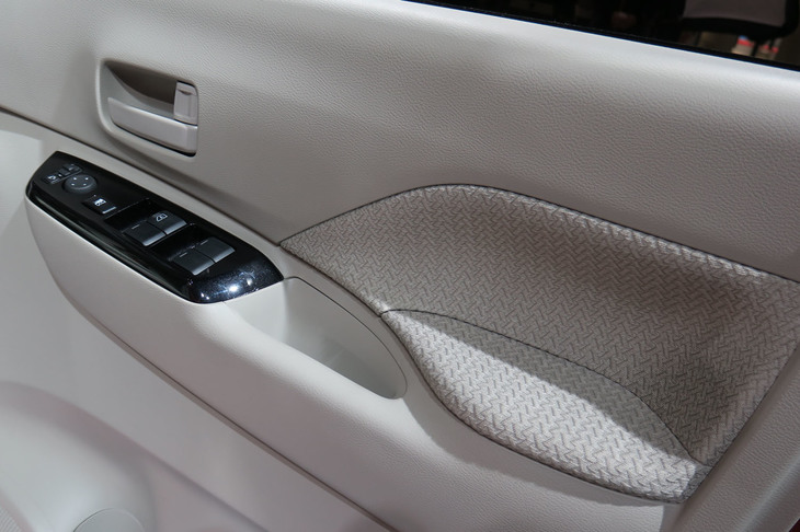 新型「三菱eKスペース」