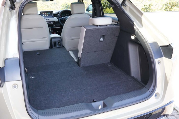 ホンダ・ヴェゼルe：HEV PLaY（ラゲッジスペース）