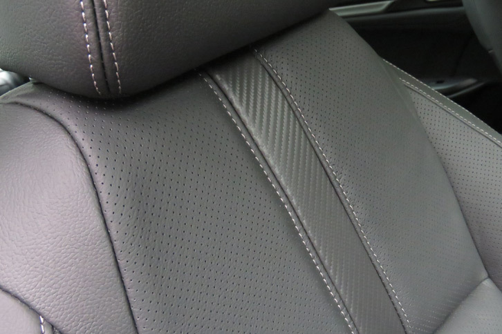 ホンダ・シビックセダン（フロントシート）