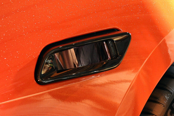 ロータス・エメヤ（格納式ライダー）