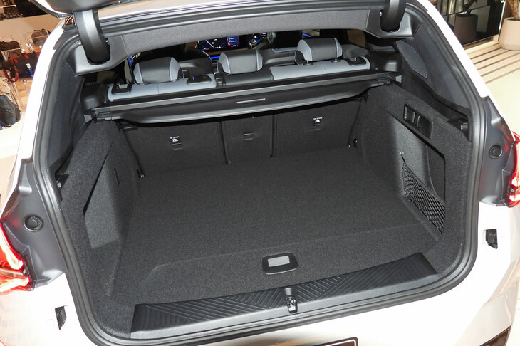 BMW X3 M50 xDrive（ラゲッジスペース）