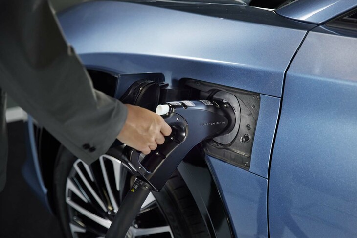 レクサスオーナー以外へのサービス提供も現在検討されている。例えば「当日予約」というかたちで、他ブランドのEVユーザーも利用できるようにしたいとのこと。