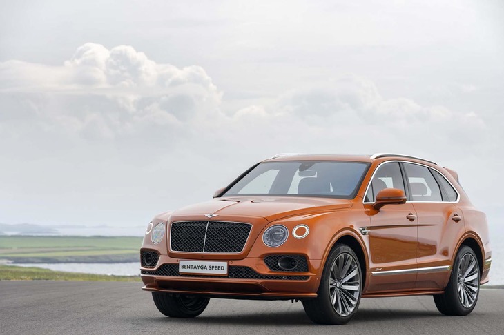 「ベンテイガ スピード」の日本市場での価格は、標準タイプの「ベンテイガ」W12モデル（2799万3600円）よりも146万円ほど高い2945万4545円となっている。