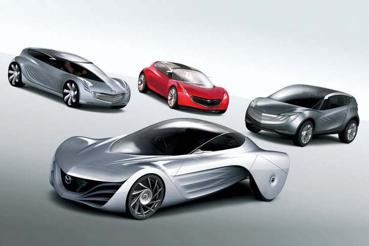 本文で触れられた“流デザイン”……正式には「“Nagare（ながれ）”コンセプト」とは、マツダが2000年代後半に取り入れたデザインコンセプトだ。自然界の流れを模したというフォルムやボディーサイドの模様が特徴だったが、市販車に魅力的なかたちで落とし込むのは難しく、長続きしなかった。