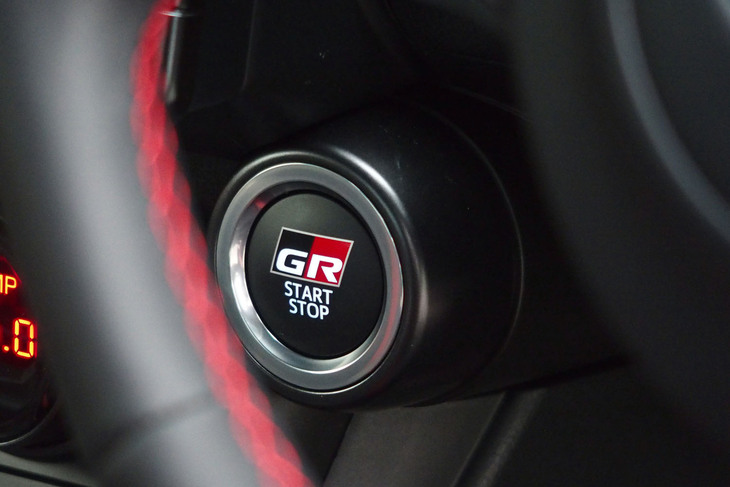 トヨタGR86 RZ“40th Anniversary limited”（エンジンスタート／ストップスイッチ）