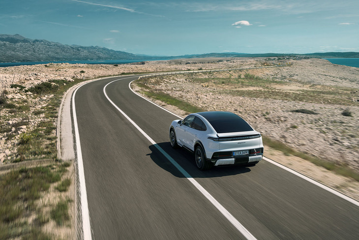 カイエンSクーペ エレクトリック