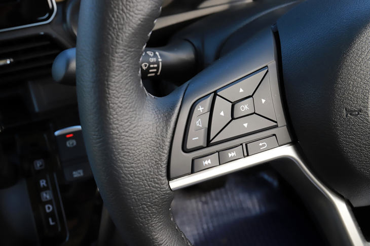 三菱eKクロスT（ステアリングホイール）