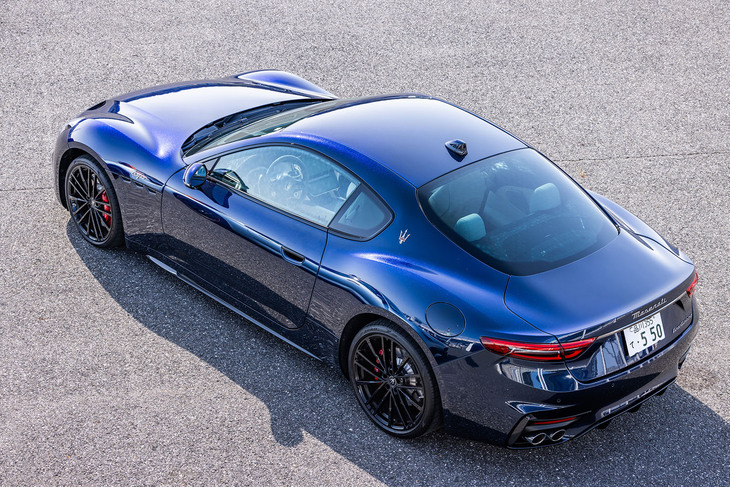 マセラティ・グラントゥーリズモ トロフェオ