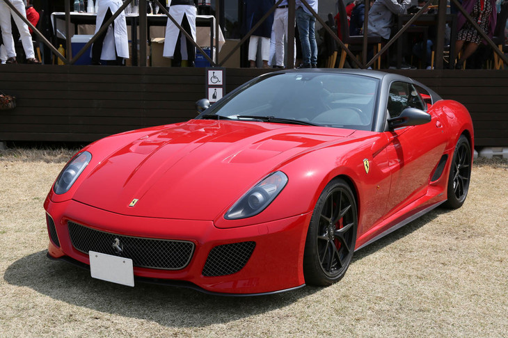 ビッグネームの復活として話題を呼んだ「599GTO」。まだまだ新しい印象だが、そのデビューは2010年とひと昔前になる。絶大なる存在感は今も健在だ。