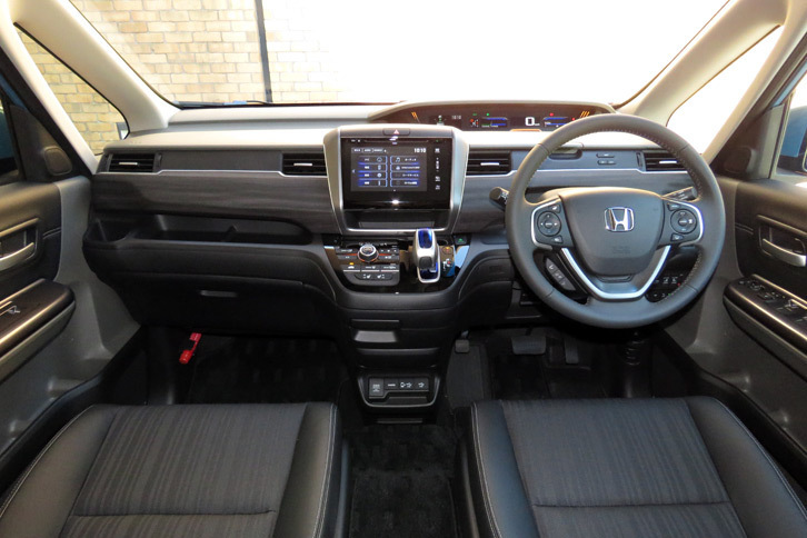 ホンダ・フリードハイブリッドEX（インストゥルメントパネルまわり）