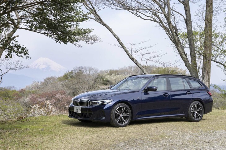 今回の試乗車は「BMW 320d xDriveツーリングMスポーツ」のフェイスリフトモデル。715万円の車両本体価格は現行モデルの導入当初から49万円も高くなっている。