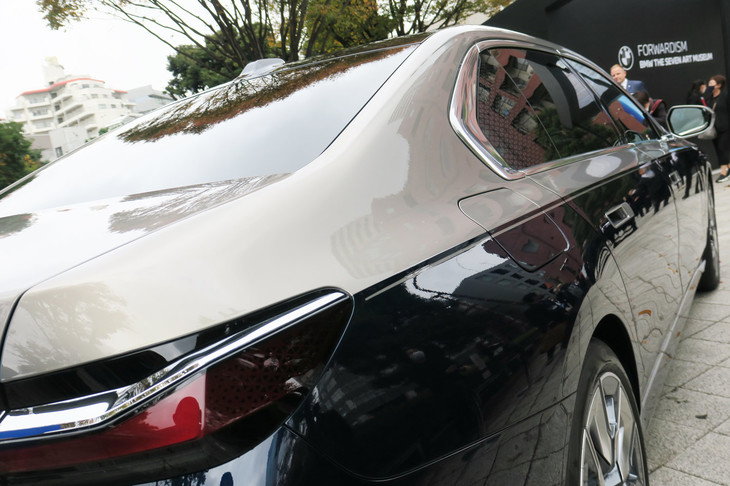 BMW i7 xDrive60eエクセレンス（コーチライン）