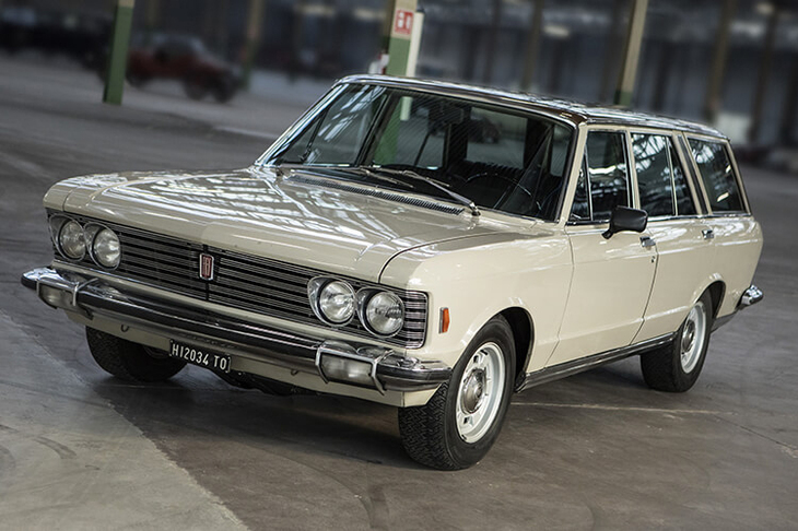 アニェッリ家のために4台が製作された「フィアット130ステーションワゴン」。「ステランティス・ヘリティッジ・ハブ」（トリノ）所蔵。
