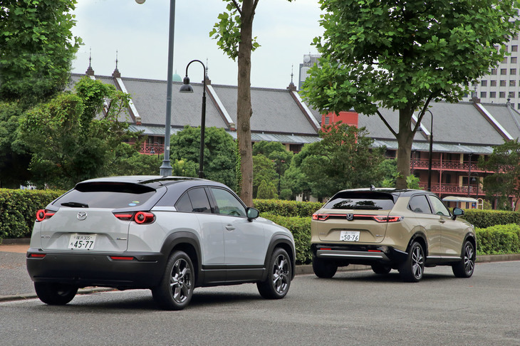 多彩なコンパクトSUVのなかから、今回はポジショニングマップの対極にありそうな2台を比較試乗。マーケットの懐の深さを探ることにした。